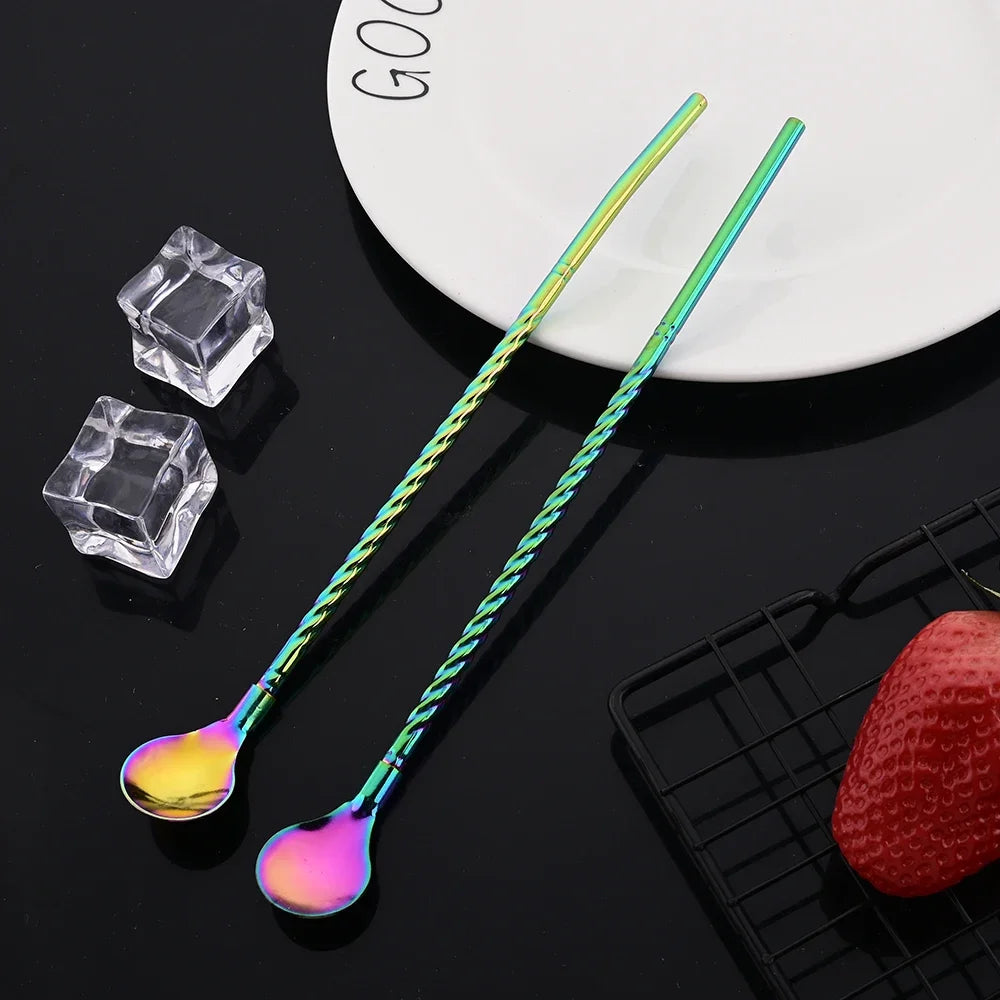 10 piezas de pajitas de metal coloridas y reutilizables para cócteles, bebidas, leche, café y otros usos. Incluye cuchara de acero inoxidable.