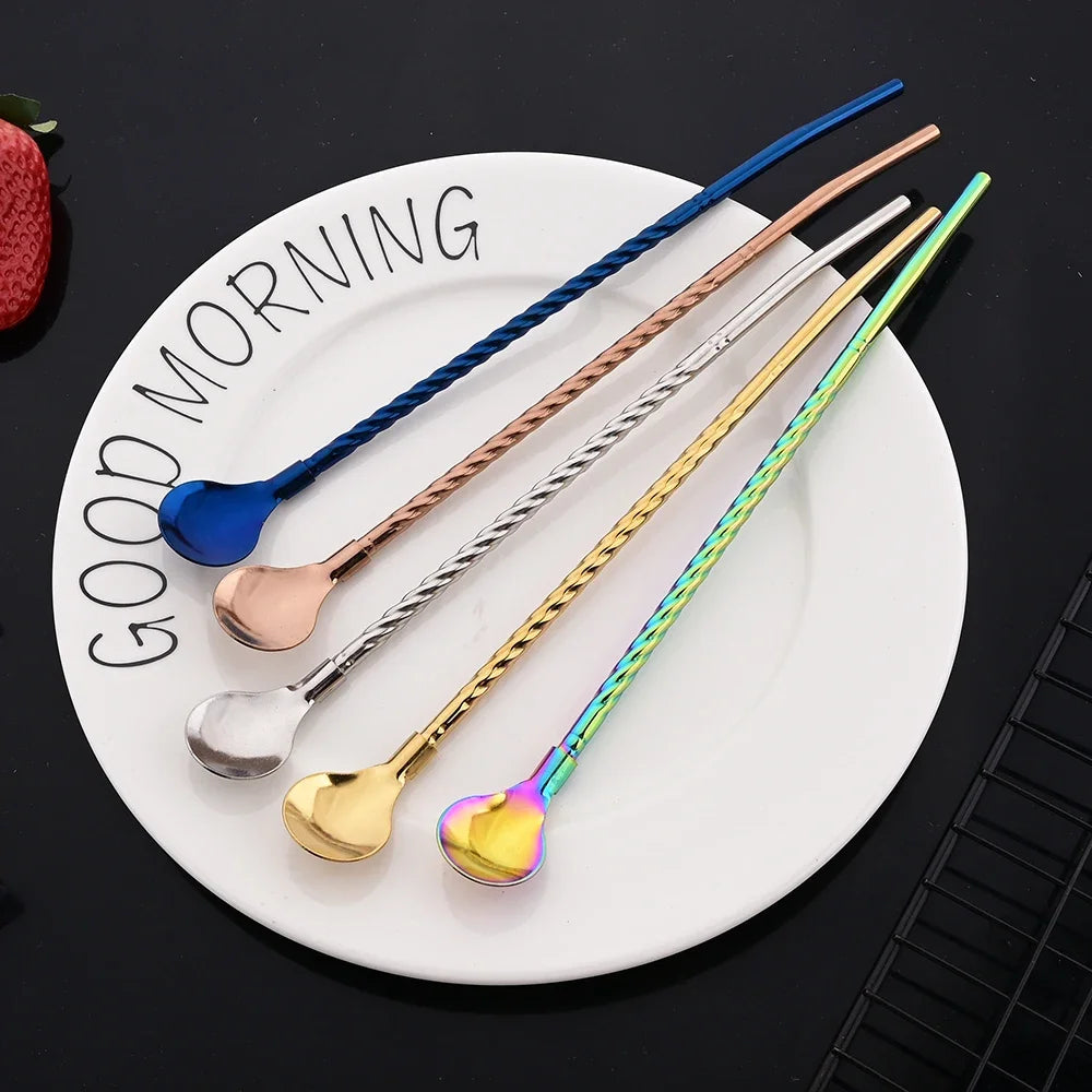 10 piezas de pajitas de metal coloridas y reutilizables para cócteles, bebidas, leche, café y otros usos. Incluye cuchara de acero inoxidable.