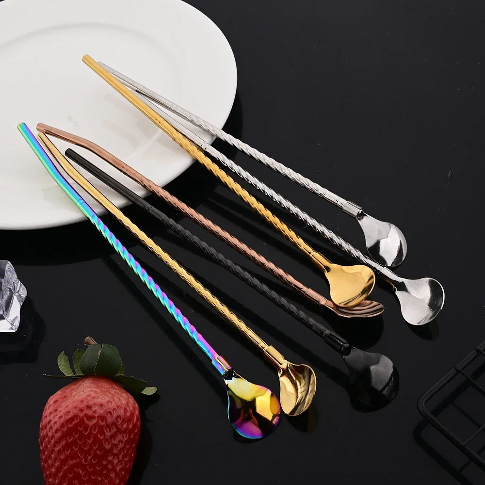 10 piezas de pajitas de metal coloridas y reutilizables para cócteles, bebidas, leche, café y otros usos. Incluye cuchara de acero inoxidable.